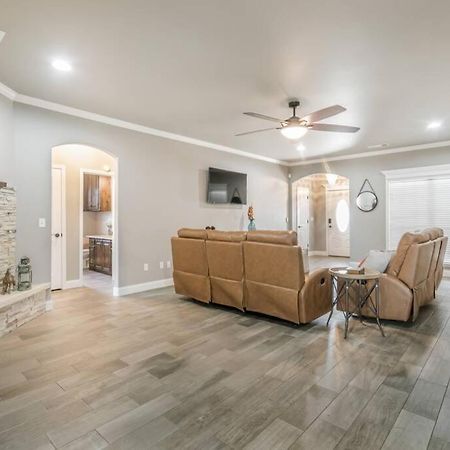 Cheerful 3 Bedroom Home, King Bed, 10 Min From Palo Duro Canyon, Fireplace, Washer Dryer Eksteriør bilde