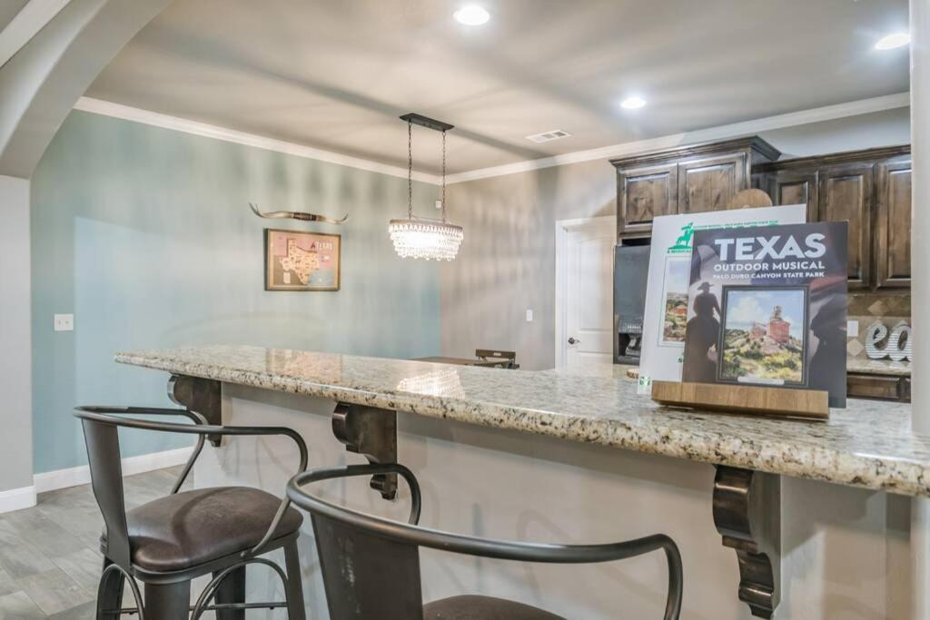 Cheerful 3 Bedroom Home, King Bed, 10 Min From Palo Duro Canyon, Fireplace, Washer Dryer Eksteriør bilde