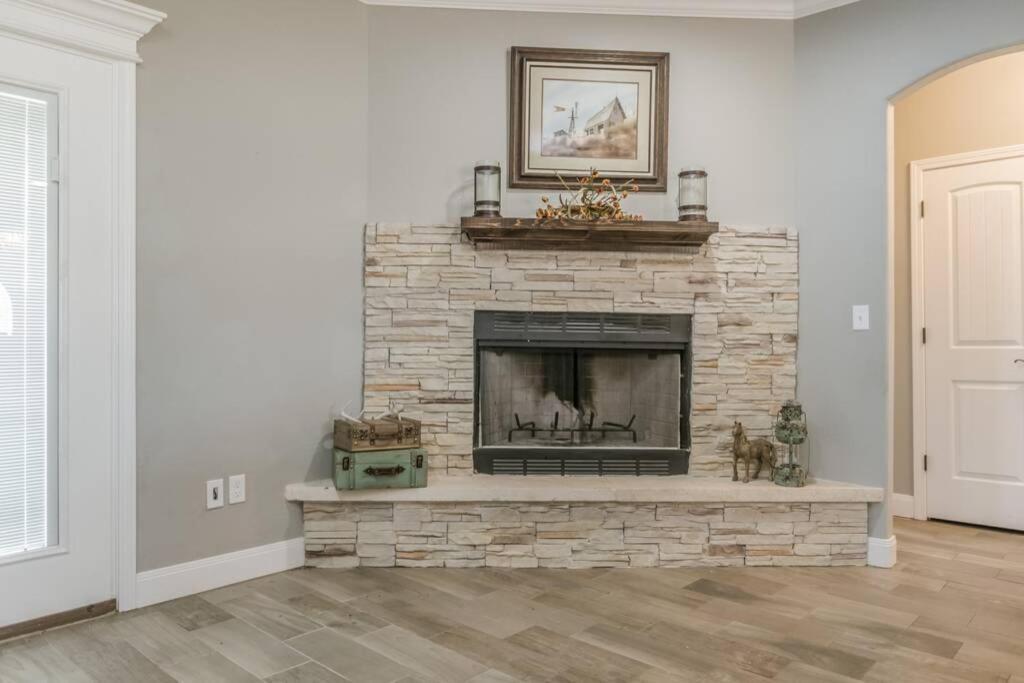 Cheerful 3 Bedroom Home, King Bed, 10 Min From Palo Duro Canyon, Fireplace, Washer Dryer Eksteriør bilde