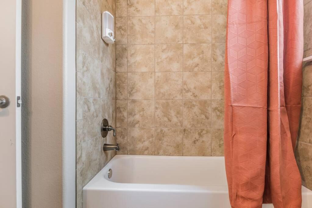Cheerful 3 Bedroom Home, King Bed, 10 Min From Palo Duro Canyon, Fireplace, Washer Dryer Eksteriør bilde