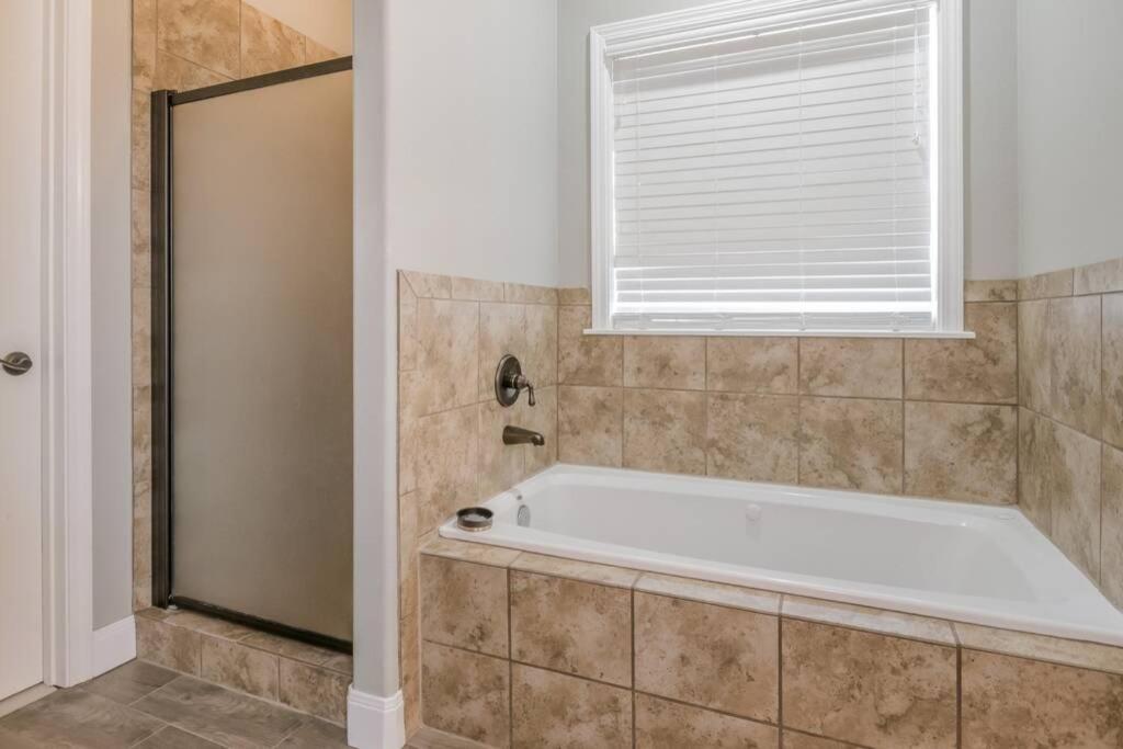Cheerful 3 Bedroom Home, King Bed, 10 Min From Palo Duro Canyon, Fireplace, Washer Dryer Eksteriør bilde