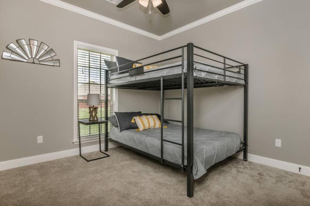 Cheerful 3 Bedroom Home, King Bed, 10 Min From Palo Duro Canyon, Fireplace, Washer Dryer Eksteriør bilde